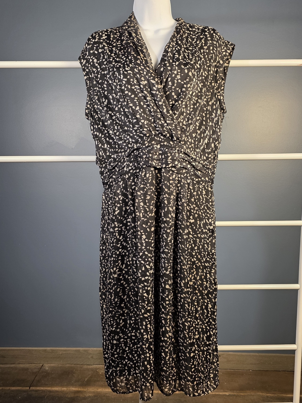 Black and White Printed Sleeveless Wrap Dress